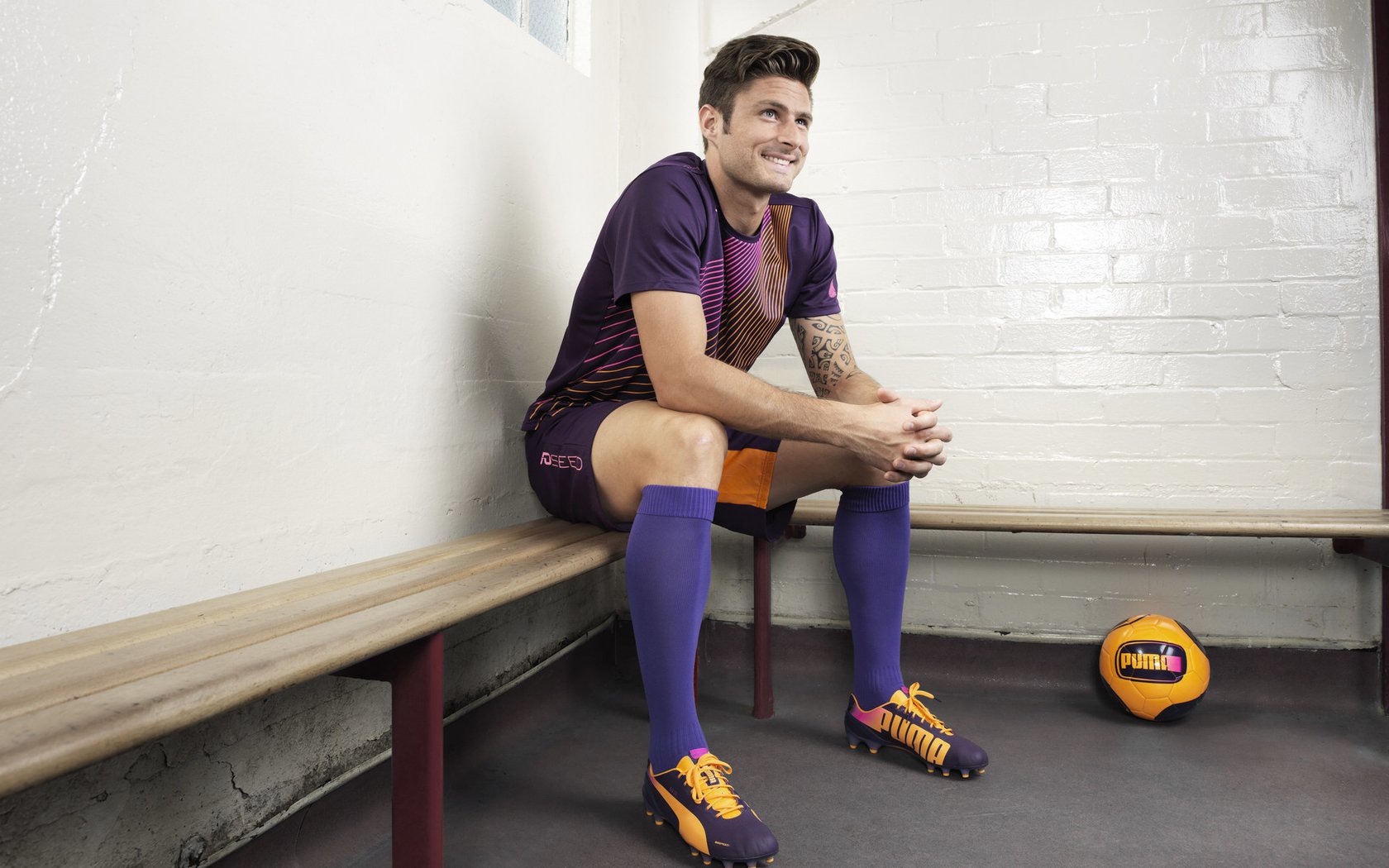 九游电竞中心-格勒鲁斯主场遭遇失利，排名位置下滑，格德斯鲁能进球视频